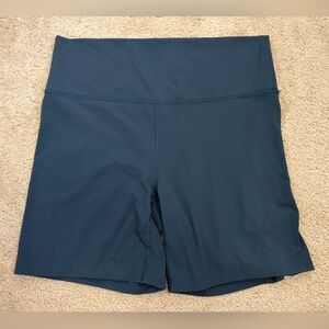 All in Motion: Soft Ultra High-Rise Bike Shorts 6"